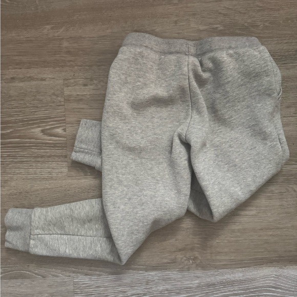 Kids Puma Grey Joggers with Pink logo & drawstring in Like new condition size 6 - Picture 4 of 7